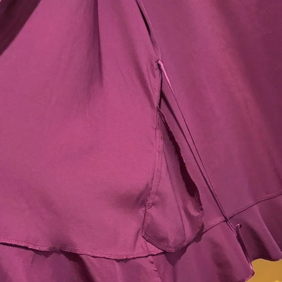 Elegant Burgundy Satin Robe - Picture 5 of 6